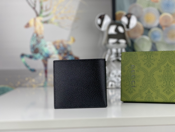 グッチ財布コピー背面デザイン